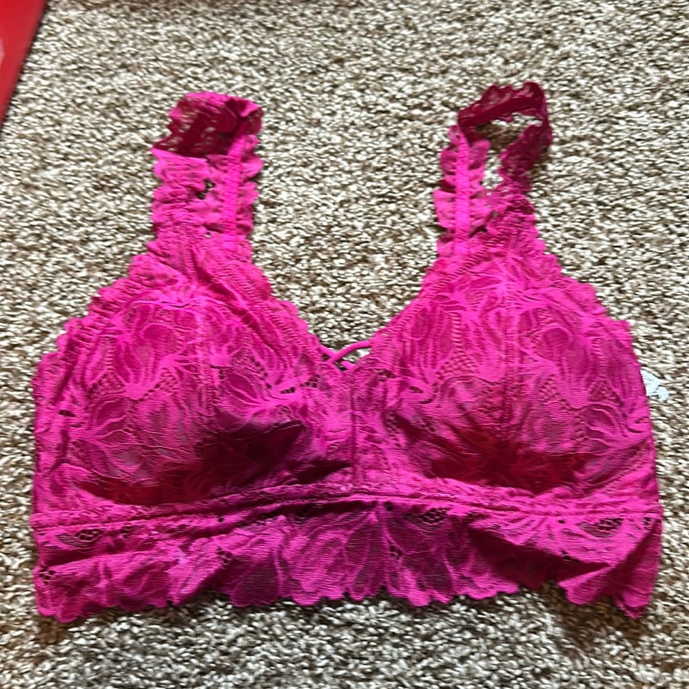 MAURICES Vintage Lace Criss Cross Bralette: RASPBERRY: NEW WITH TAGS: SZ MEDIUM